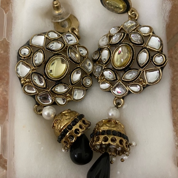 Black and Topaz Kundan style statement earrings - Picture 1 of 1